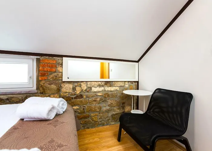 The Maritime Floor *